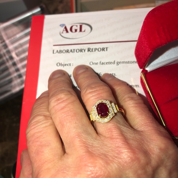 1.73 ct Certified Burma Ruby, .29ctw Dias, 18kt YG - Picture 8 of 9